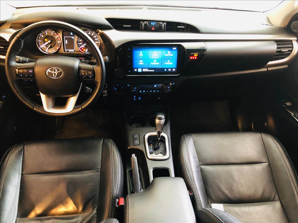 HILUX 2.8 D-4D TURBO DIESEL CD SR 4X4 AUTOMÁTICO10