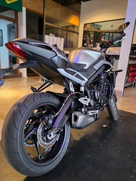 STREET TRIPLE R ABS