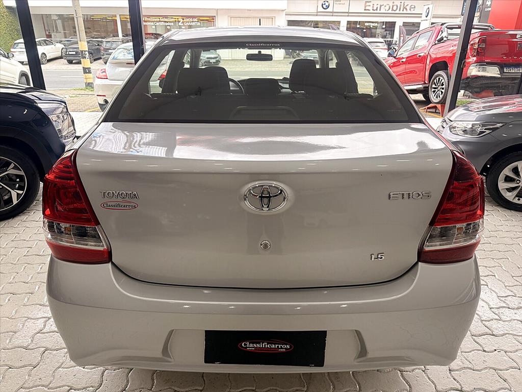 Toyota Etios - 1.5 X SEDAN 16V FLEX 4P MANUAL