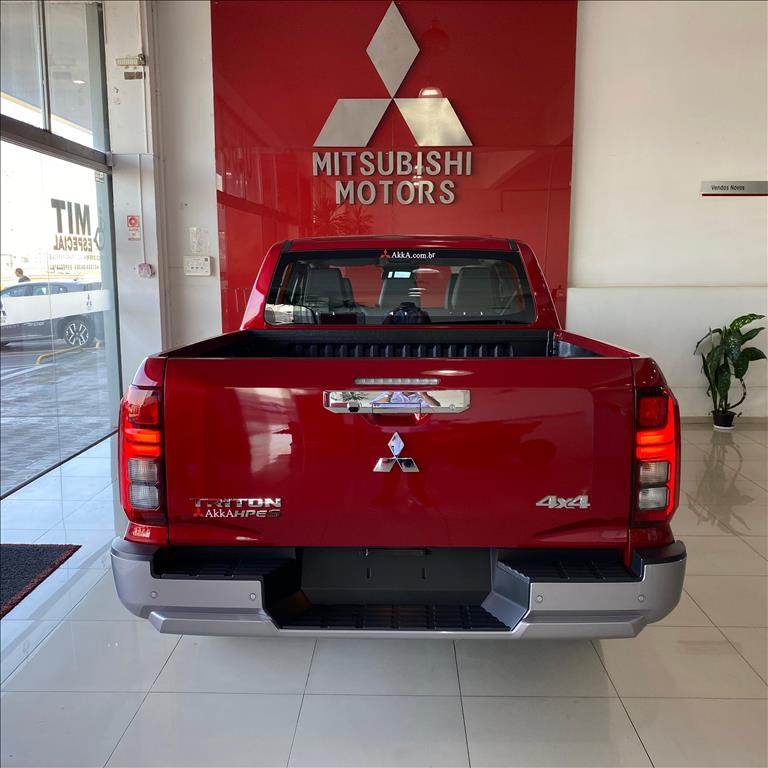 Mitsubishi-TRITON-2.4 BITURBO DIESEL CD HPE-S 4X4 AUTOMÁTICO