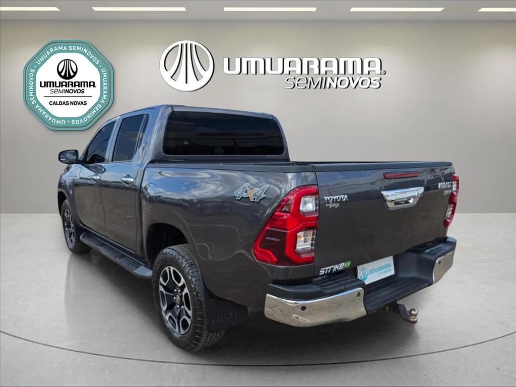 HILUX 2.8 D-4D TURBO DIESEL CD SRV 4X4 AUTOMÁTICO4