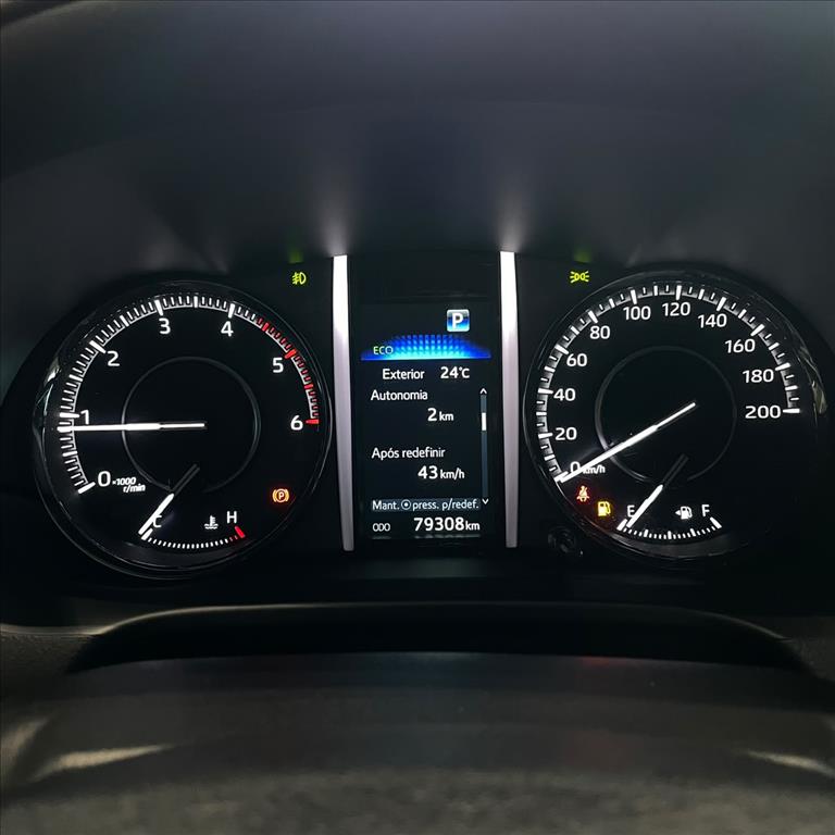 HILUX SW4 2.8 D-4D TURBO DIESEL SRX 7L 4X4 AUTOMÁTICO10