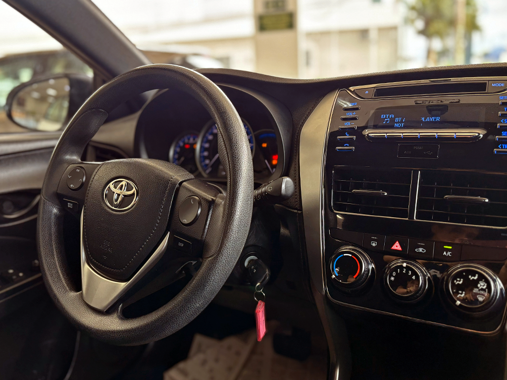 YARIS 1.3 16V FLEX XL LIVE MULTIDRIVE8