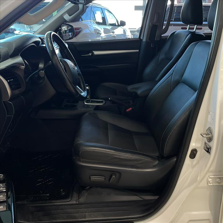 HILUX 2.8 D-4D TURBO DIESEL CD SRX 4X4 AUTOMÁTICO8