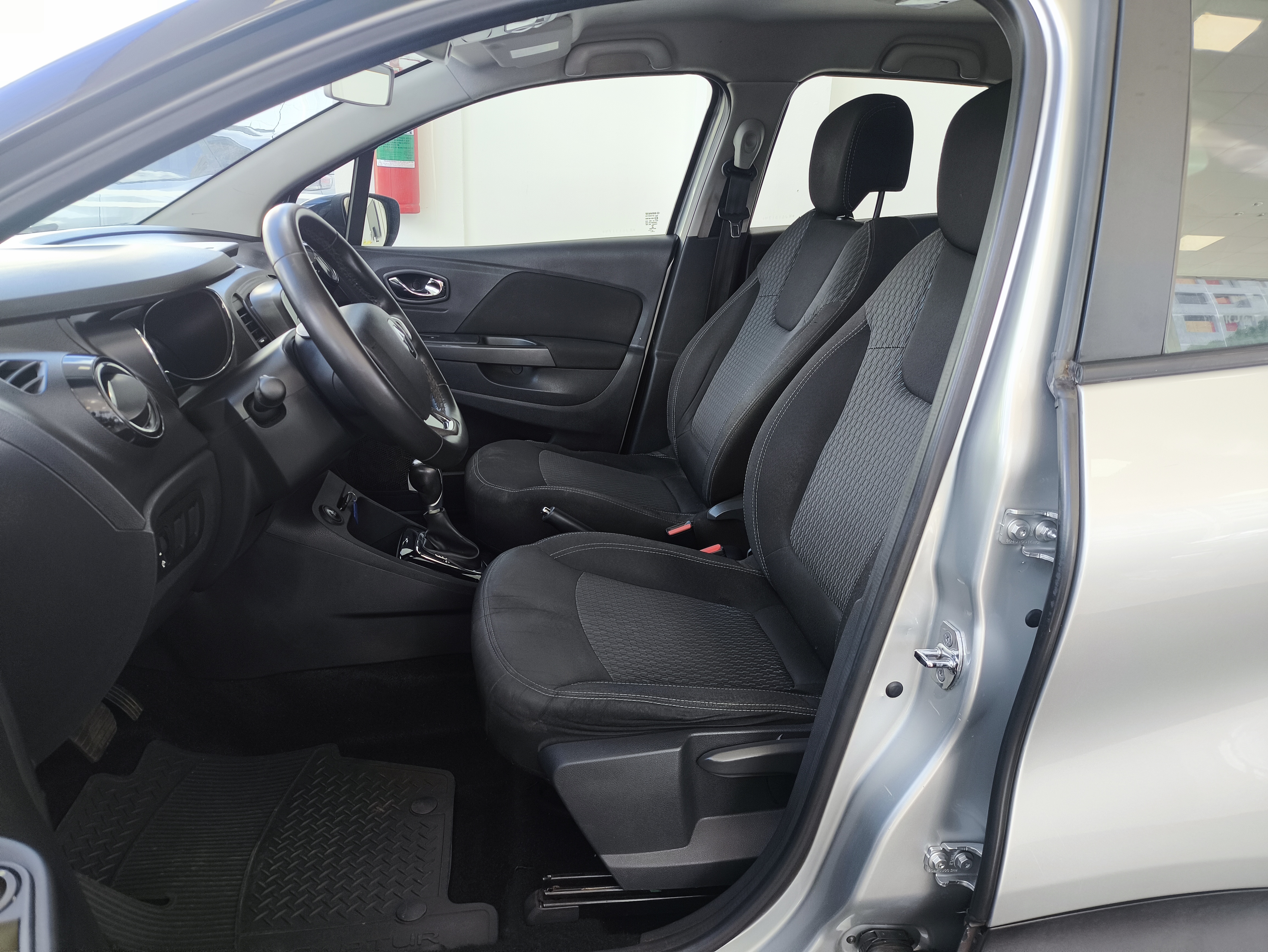 Renault-CAPTUR-1.6 16V SCE FLEX LIFE X-TRONIC