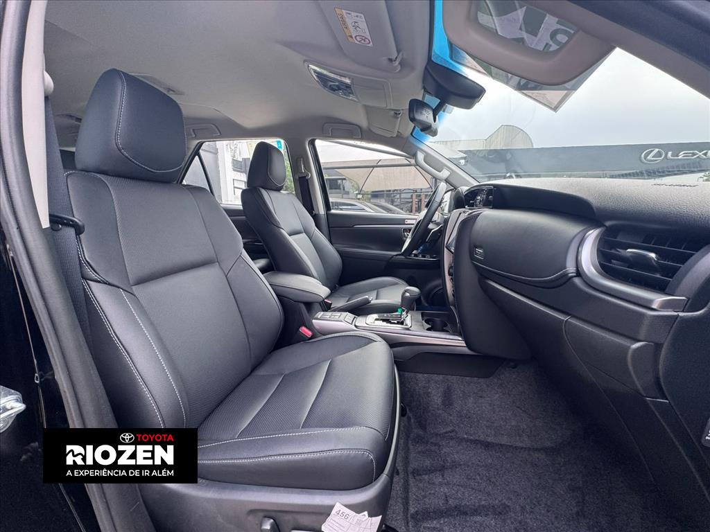 HILUX SW4 2.8 D-4D TURBO DIESEL SRX PLATINUM 7L 4X4 AUTOMÁTICO14