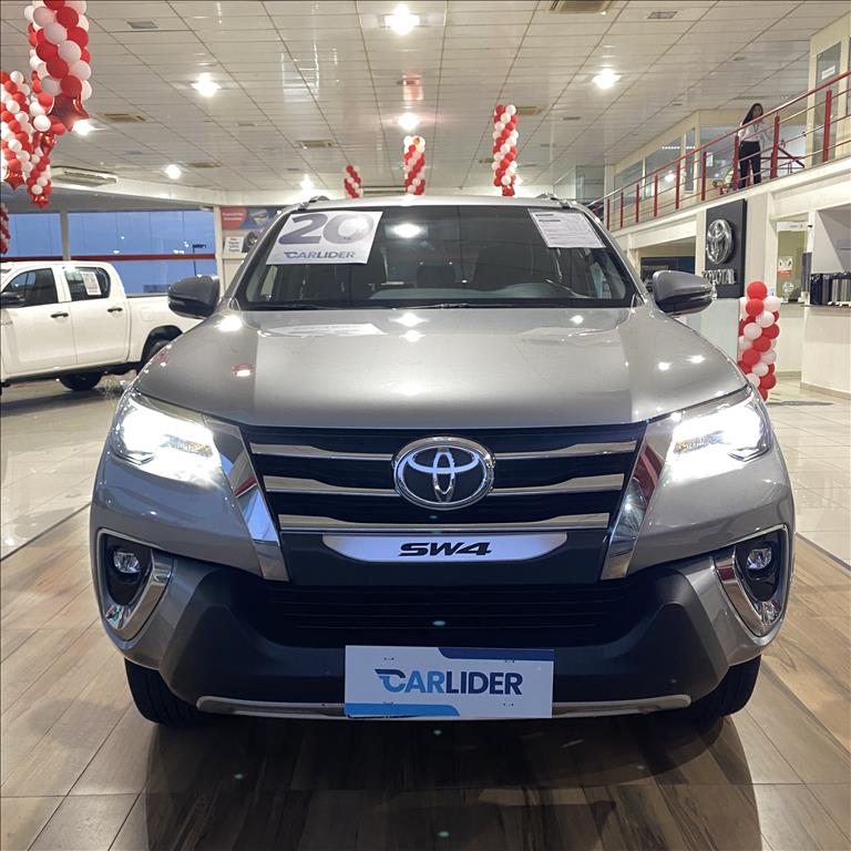 HILUX SW4 2.8 SRX 4X4 7 LUGARES 16V TURBO INTERCOOLER DIESEL 4P AUTOMÁTICO HILUX SW4 2.8 SRX 4X4 7 LUGARES 16V TURBO INTERCOOLER DIESEL 4P AUTOMÁTICO
