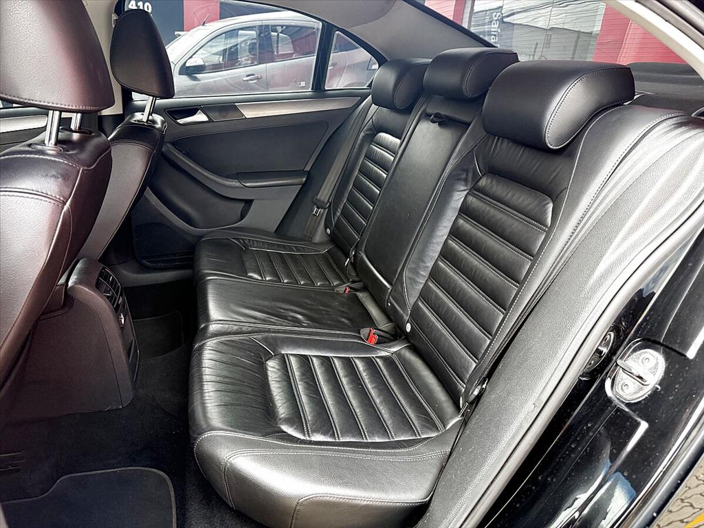 Volkswagen Jetta - 2.0 TSI HIGHLINE 200CV GASOLINA 4P TIPTRONIC