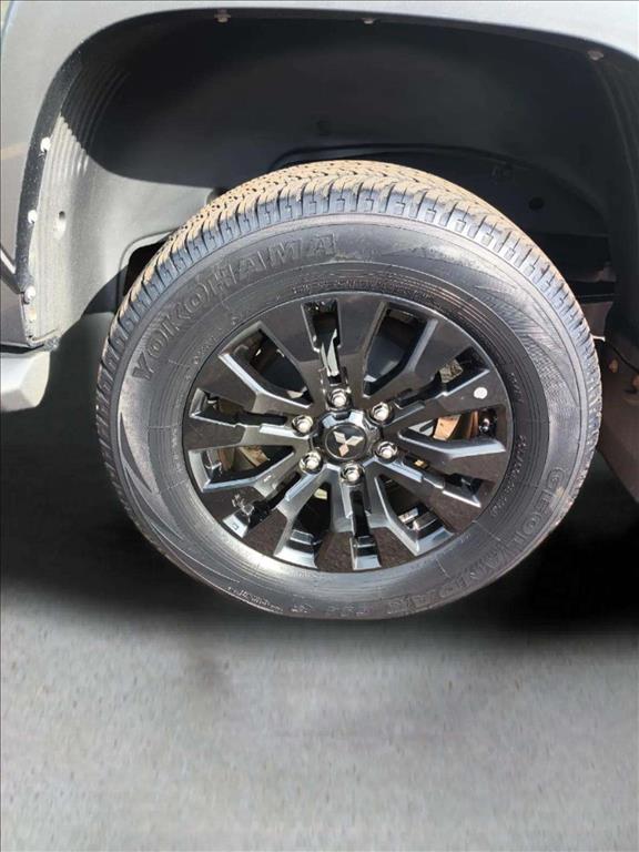 TRITON 2.4 BITURBO DIESEL CD KATANA 4X4 AUTOMÁTICO11