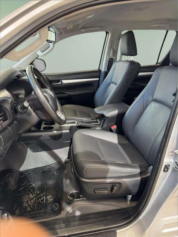HILUX 2.8 D-4D TURBO DIESEL CD SRX PLUS 4X4 AUTOMÁTICO11