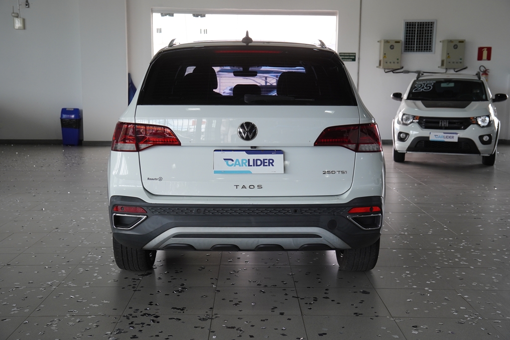 TAOS 1.4 250 TSI TOTAL FLEX HIGHLINE AUTOMÁTICO4