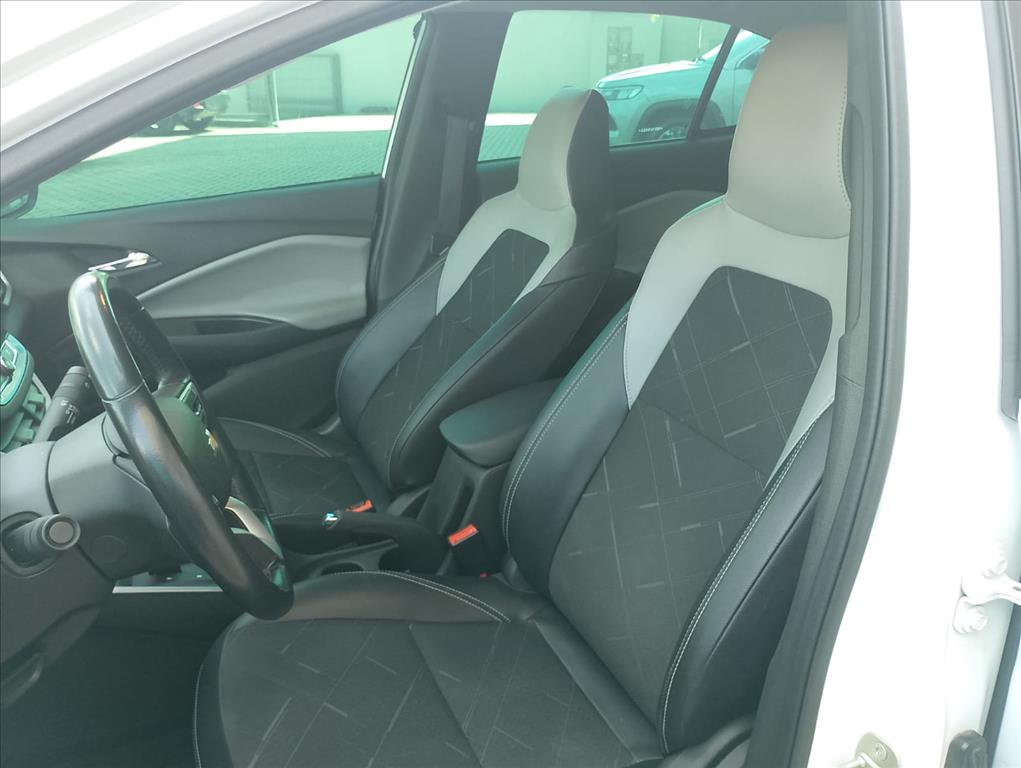 ONIX PLUS 1.0 TURBO FLEX PREMIER AUTOMÁTICO8
