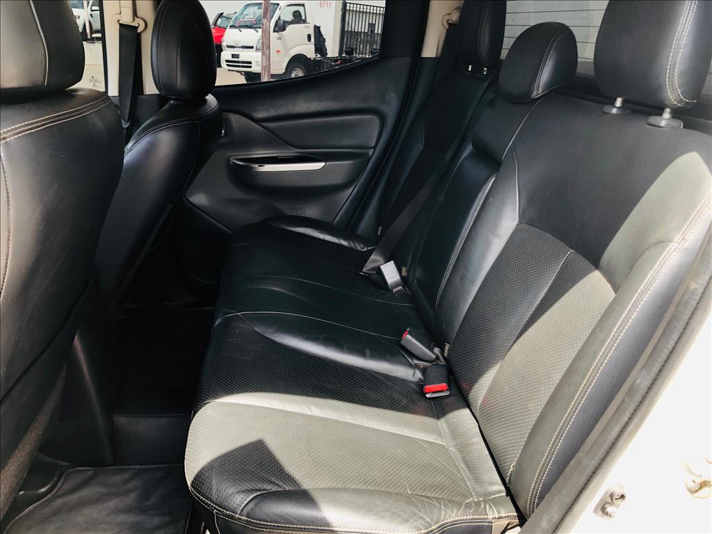 L200 TRITON 2.4 16V TURBO DIESEL SPORT HPE-S CD 4P 4X4 AUTOMÁTICO9