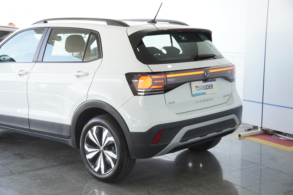 T-CROSS 1.0 200 TSI TOTAL FLEX AUTOMÁTICO6