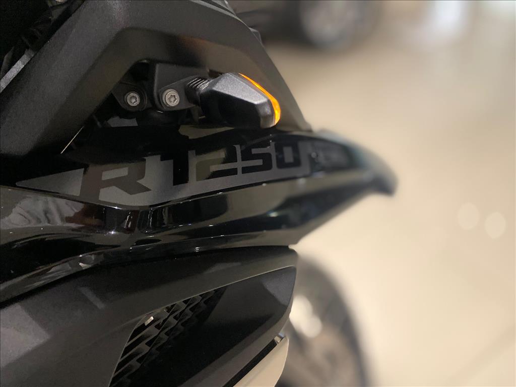 R 1250 GS PREMIUM TRIPLE BLACK1