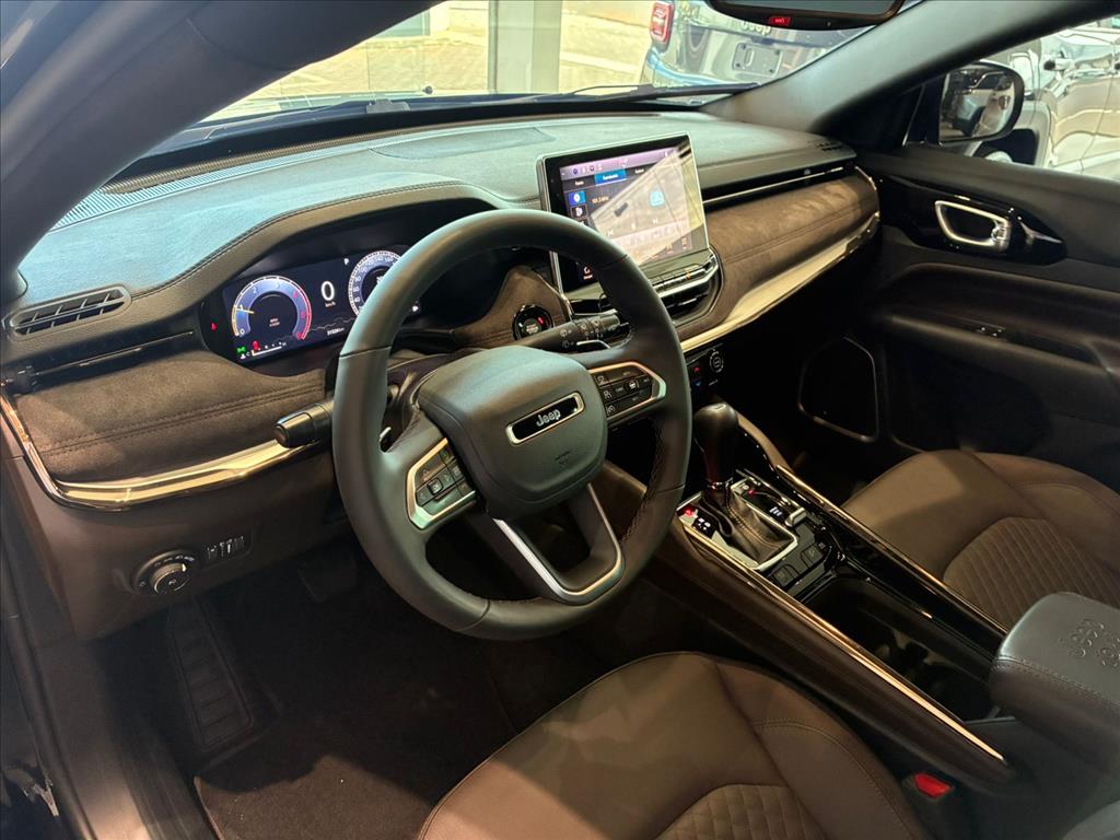 COMMANDER 2.2 TURBO DIESEL OVERLAND AT92