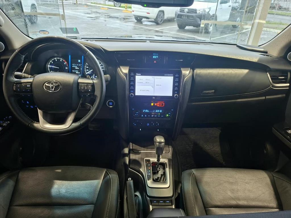 HILUX SW4 2.8 D-4D TURBO DIESEL SRX 7L 4X4 AUTOMÁTICO10