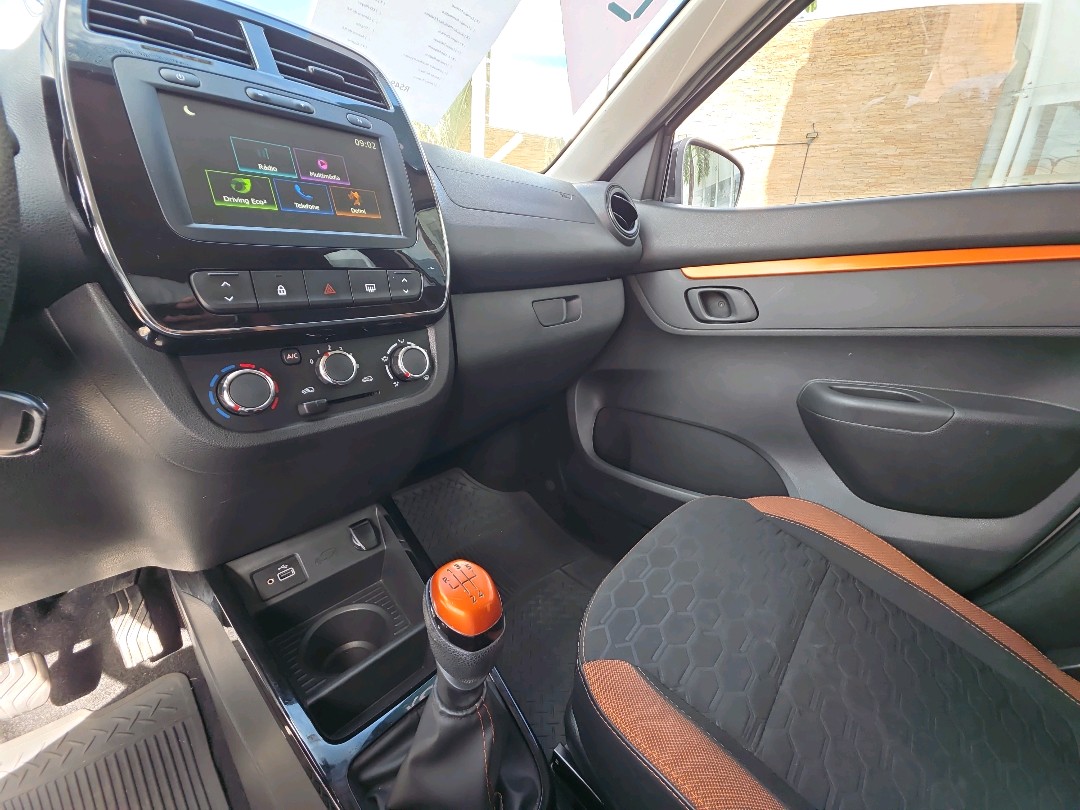 Renault-KWID-1.0 12V SCE FLEX OUTSIDER MANUAL
