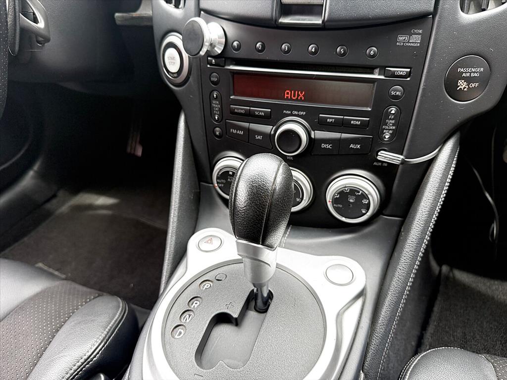 Nissan 370Z - 3.7 COUPÉ V6 24V GASOLINA 2P AUTOMÁTICO