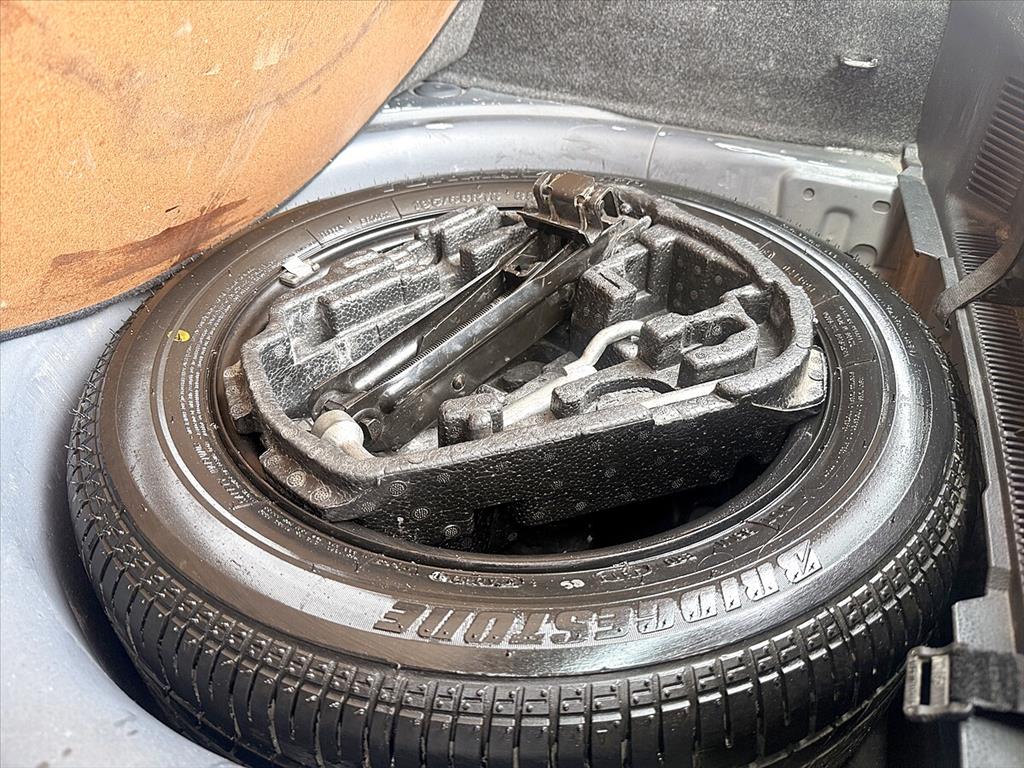 Volkswagen Polo - 1.6 MI SPORTLINE 8V FLEX 4P MANUAL