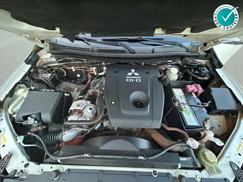 L200 TRITON 2.4 16V TURBO DIESEL SPORT HPE-S CD 4P 4X4 AUTOMÁTICO13
