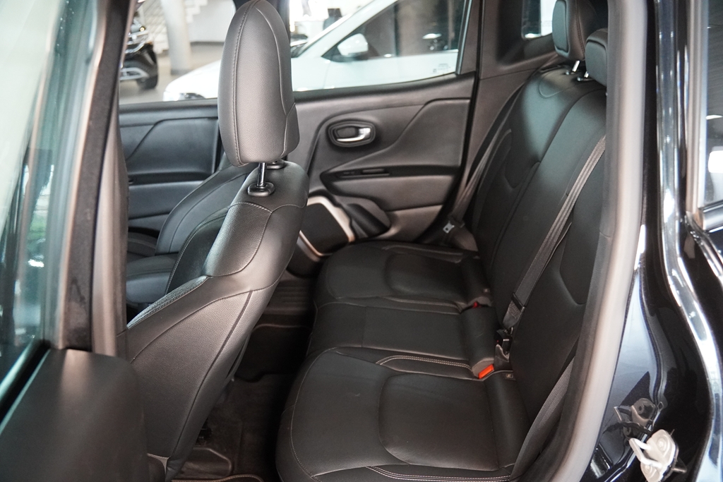 RENEGADE 1.8 16V FLEX LONGITUDE 4P AUTOMÁTICO11