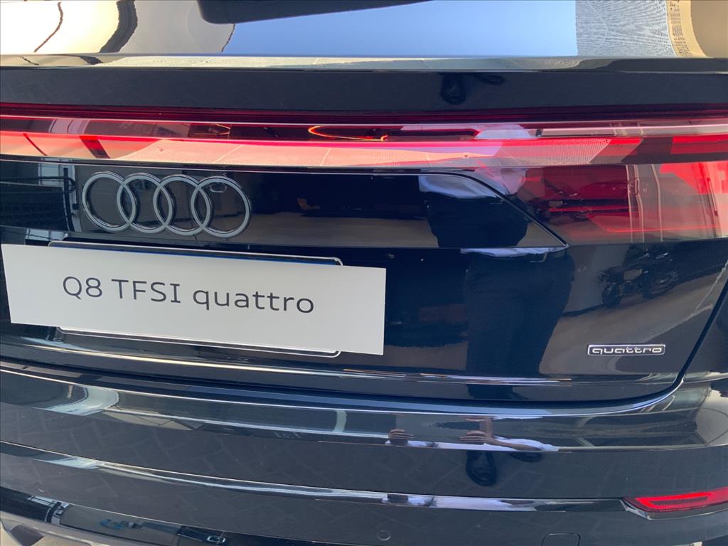 Audi-Q8-3.0 TFSI GASOLINA PERFORMANCE BLACK QUATTRO TIPTRONIC
