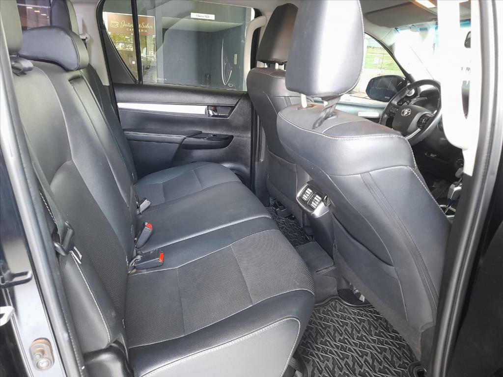 HILUX 2.8 D-4D TURBO DIESEL CD SRX 4X4 AUTOMÁTICO12
