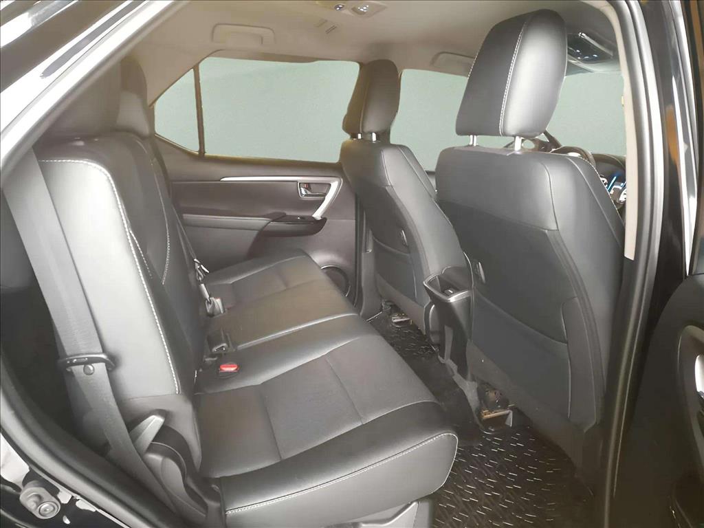 HILUX SW4 2.8 D-4D TURBO DIESEL SRX 7L 4X4 AUTOMÁTICO16