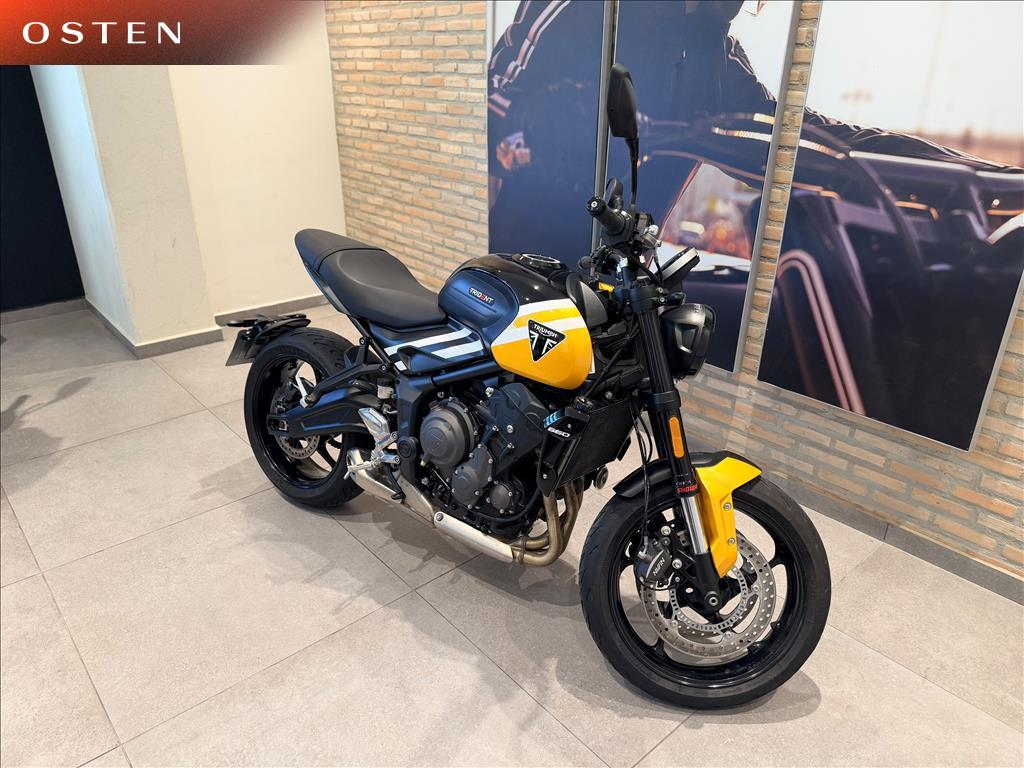 TRIUMPH-TRIDENT-660
