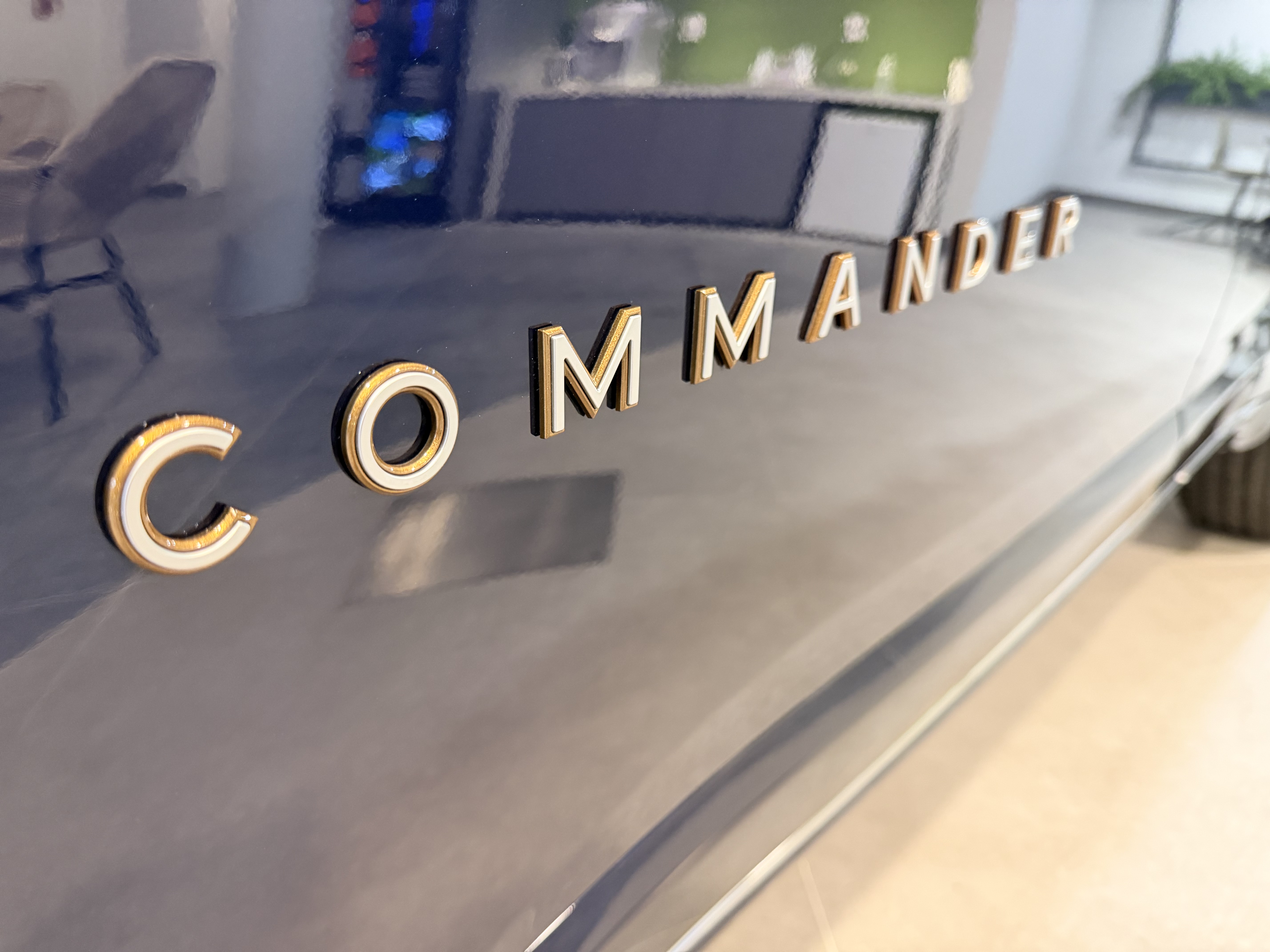COMMANDER 2.2 TURBO DIESEL OVERLAND AT916