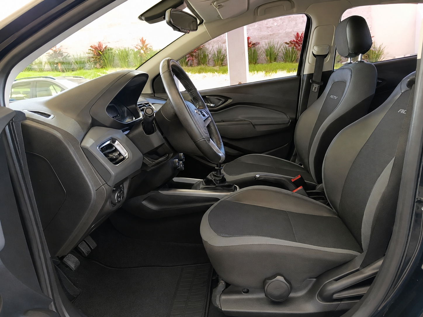 Chevrolet Onix 1.4 Mpfi Activ 8V Flex 4P Manual - foto 11