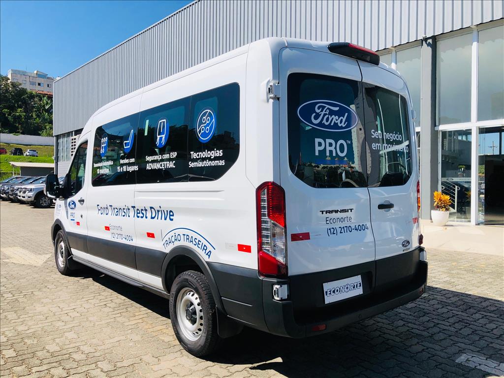 TRANSIT 2.0 ECOBLUE DIESEL MINIBUS 14+1 L3H2 AUTOMÁTICO5