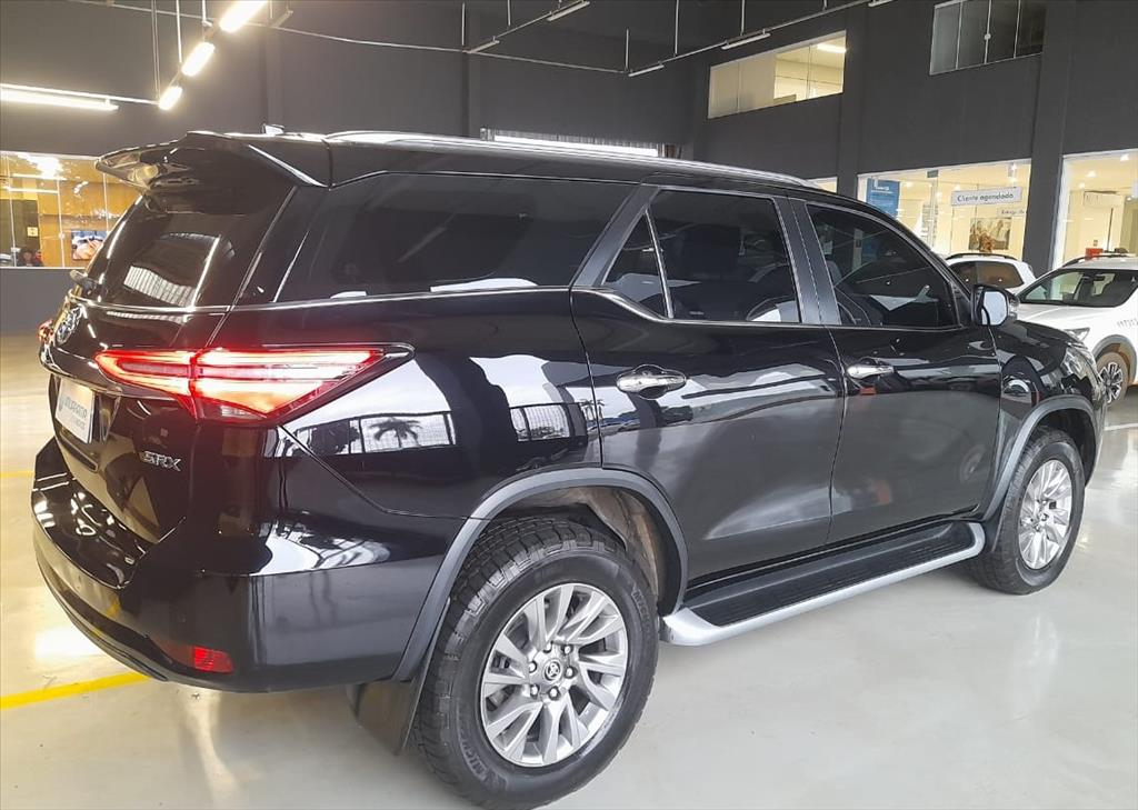 HILUX 2.8 D-4D TURBO DIESEL CD SRX 4X4 AUTOMÁTICO3