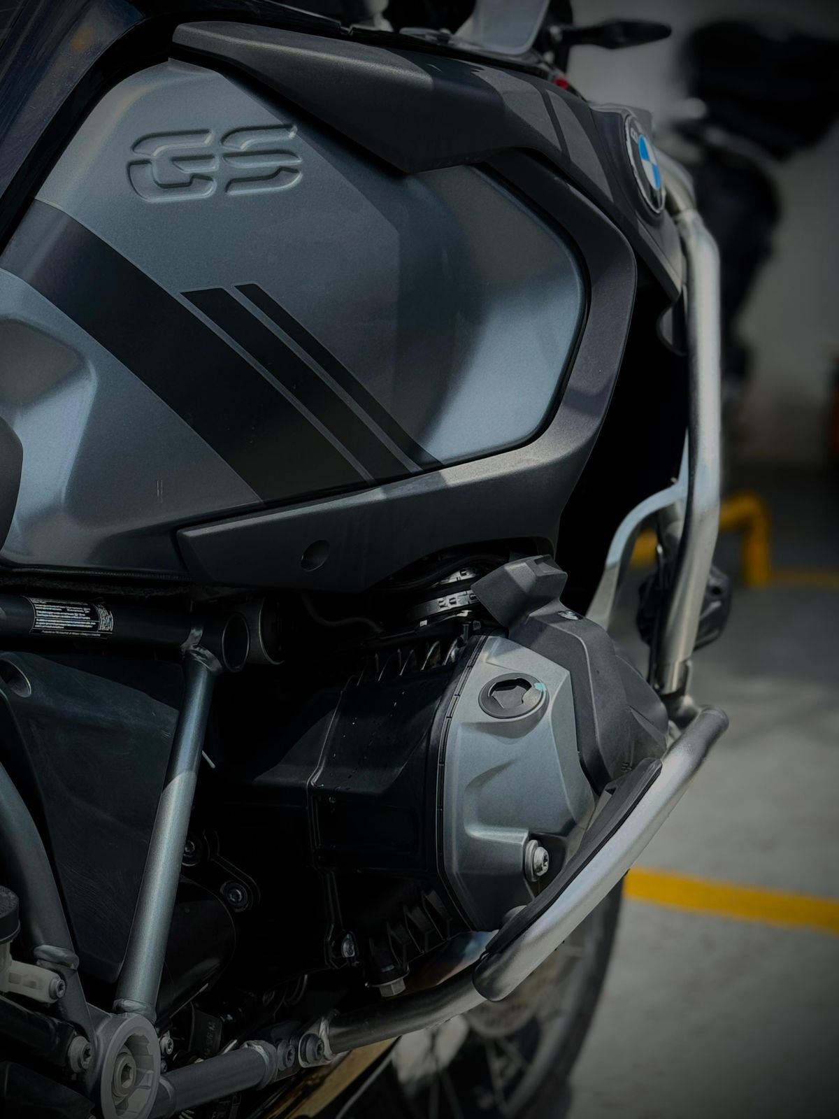 BMW Motorrad-R-1250 GS ADVENTURE TRIPLE BLACK