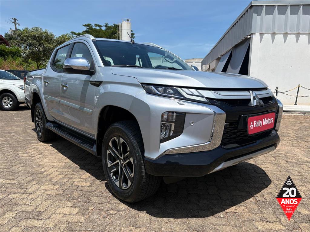 Mitsubishi-L200 TRITON-2.4 16V TURBO DIESEL SPORT HPE-S CD 4P 4X4 AUTOMÁTICO