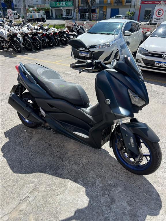 YAMAHA XMAX