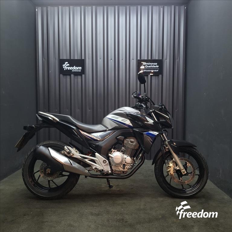 Moto HONDA do modelo CB TWISTER 2020/2020