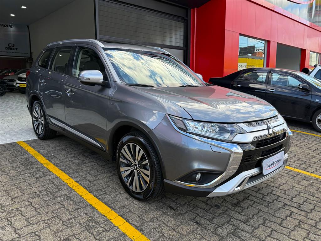 Mitsubishi Outlander - 3.0 MIVEC V6 GASOLINA HPE-S AWD AUTOMÁTICO
