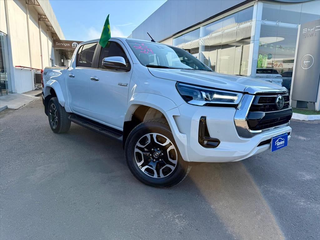 Toyota-HILUX-2.8 D-4D TURBO DIESEL CD SRX PLUS 4X4 AUTOMÁTICO