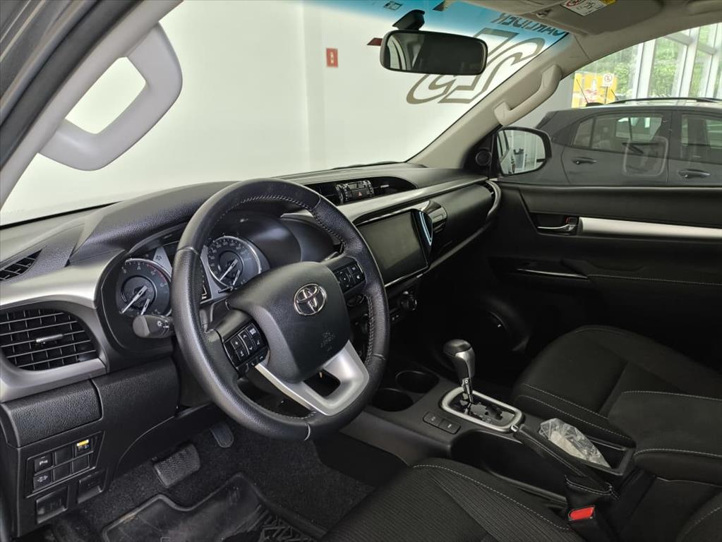 HILUX 2.8 D-4D TURBO DIESEL CD SR 4X4 AUTOMÁTICO4
