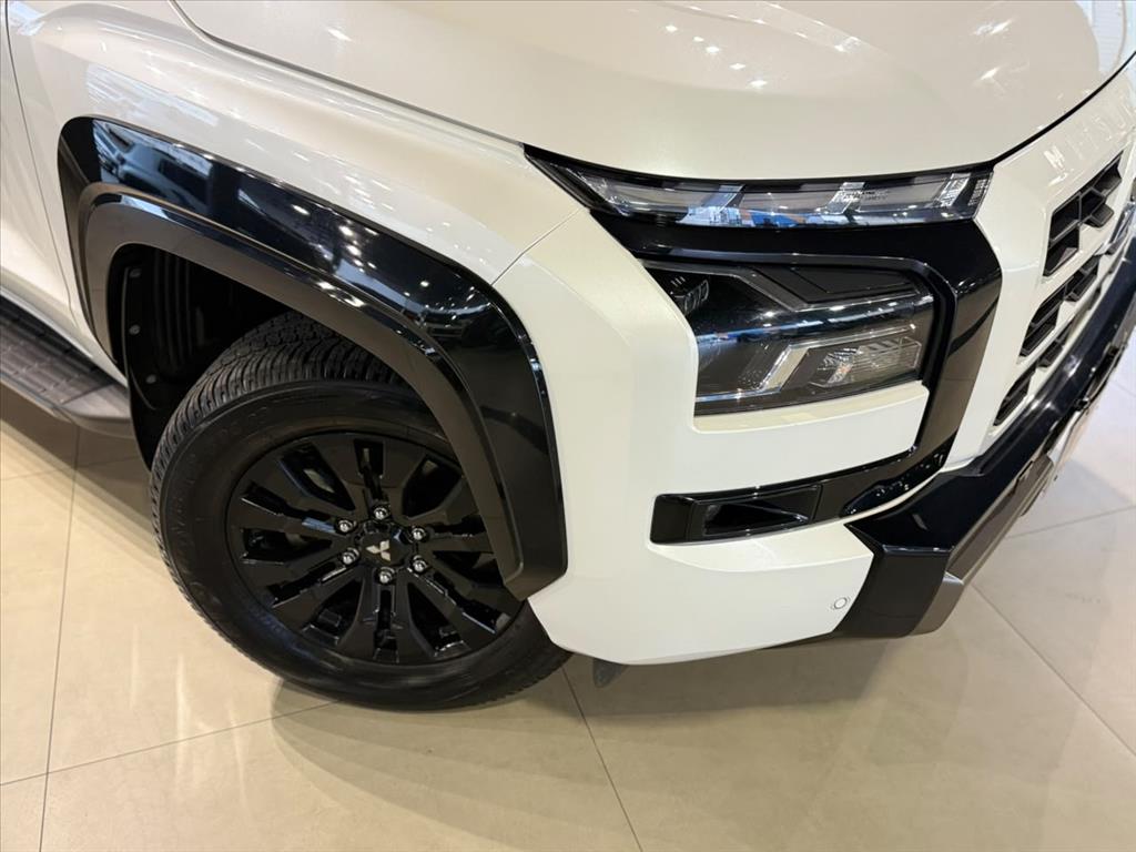 TRITON 2.4 BITURBO DIESEL CD KATANA 4X4 AUTOMÁTICO1