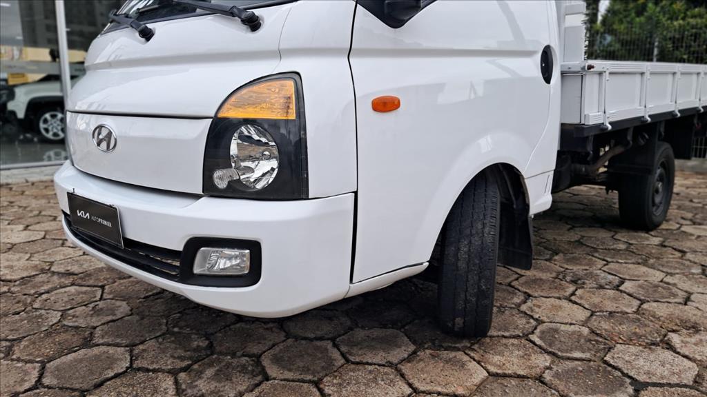 HR 2.5 LONGO SEM CAÇAMBA 4X2 16V 130CV TURBO INTERCOOLER DIESEL 2P MANUAL1