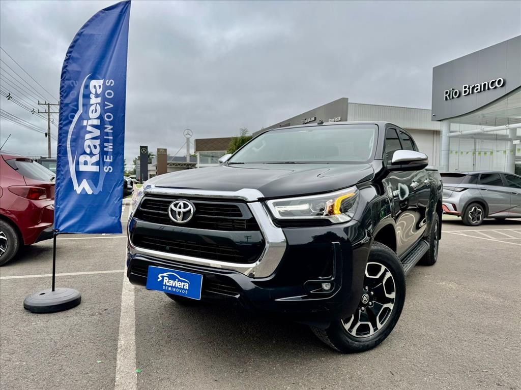 Toyota-HILUX-2.8 D-4D TURBO DIESEL CD SRV 4X4 AUTOMÁTICO
