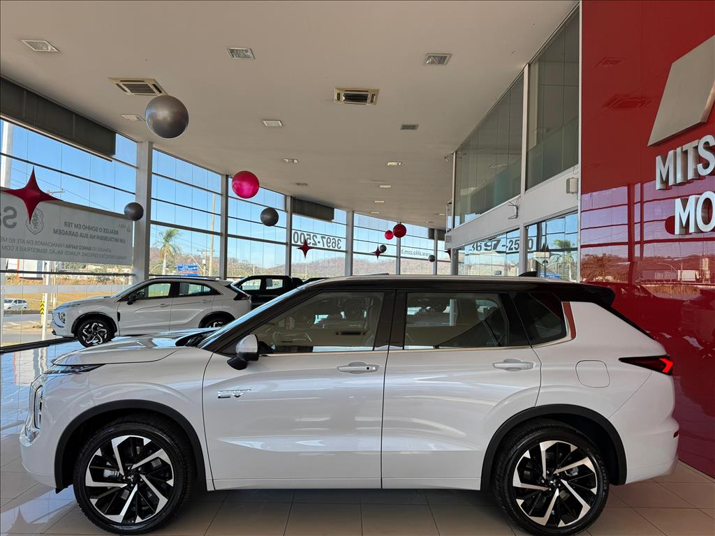 Mitsubishi-OUTLANDER-2.4 PHEV SIGNATURE S-AWC DHT