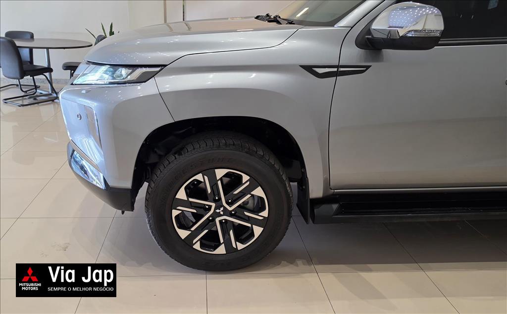 Mitsubishi-L200 TRITON-2.4 16V TURBO DIESEL SPORT HPE-S CD 4P 4X4 AUTOMÁTICO