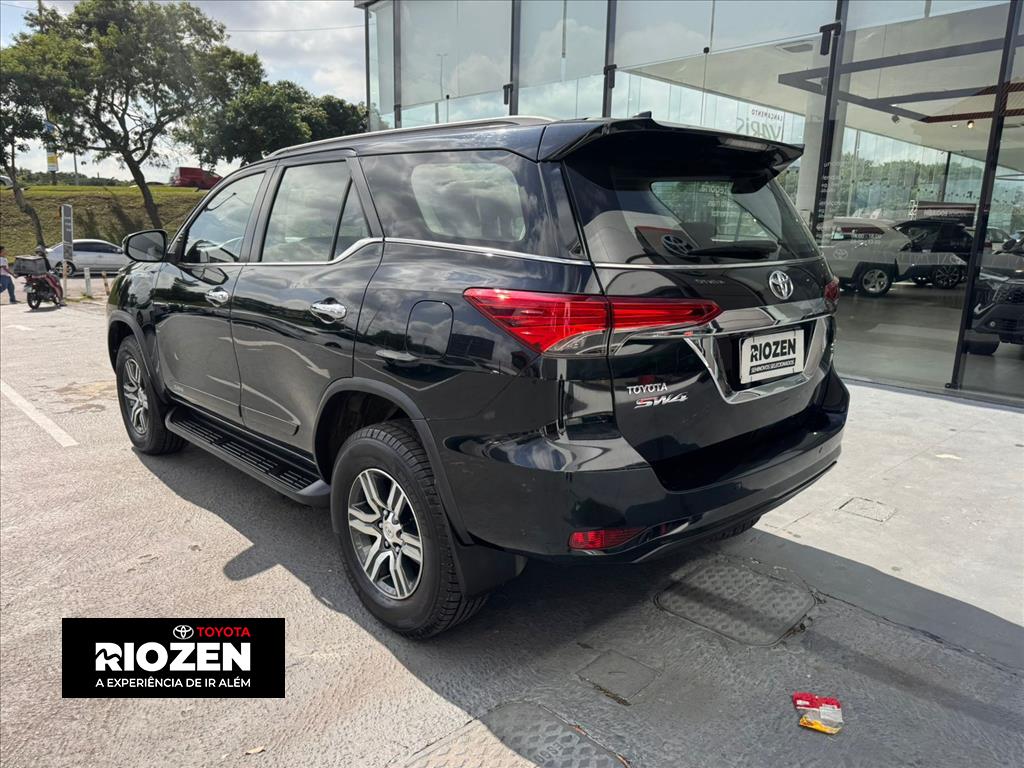 Toyota HILUX SW4 2020
