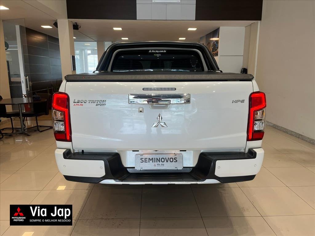 Mitsubishi-L200 TRITON-2.4 16V TURBO DIESEL SPORT HPE CD 4P 4X4 AUTOMÁTICO