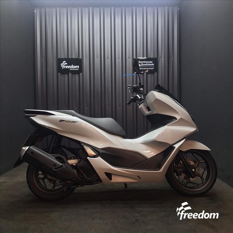 Moto HONDA do modelo PCX 160 CBS 2025/2025