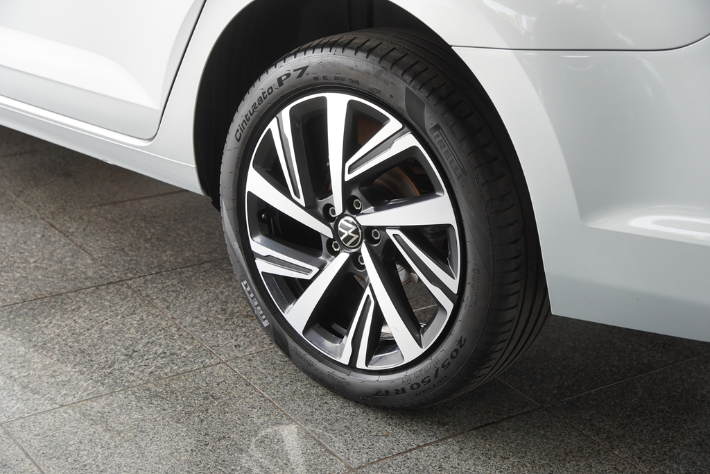 VIRTUS 1.0 200 TSI HIGHLINE AUTOMÁTICO4